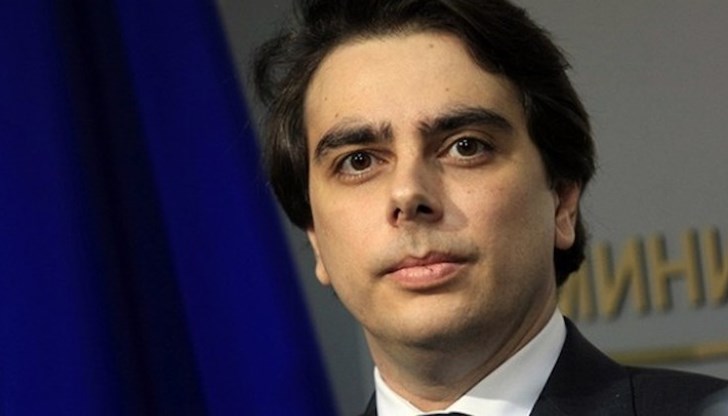 Министър Асен Василев пита дали трайно живеещите в чужбина българи трябва да фигурират и в списъците с българските си адреси Министър Асен Василев пита дали трайно живеещите в чужбина българи трябва да фигурират и в списъците с българските си адреси