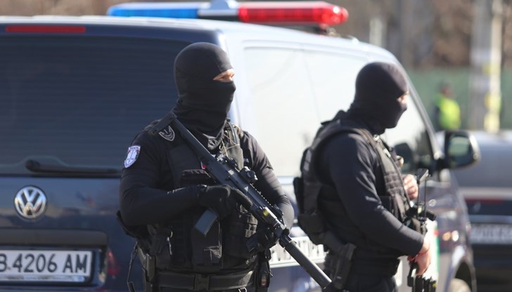 Състоянието на службите за национална сигурност днес е такова заради манталитета на ГЕРБ да бъдат употребявани за лични цели - да бъдат бухалки и рекетьори за неудобните за тях политици и непокорни бизнесмени Състоянието на службите за национална сигурност днес е такова заради манталитета на ГЕРБ да бъдат употребявани за лични цели - да бъдат бухалки и рекетьори за неудобните за тях политици и непокорни бизнесмени