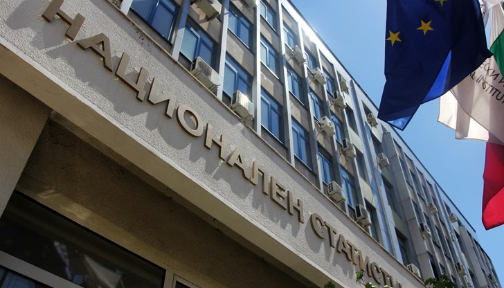 В периода 18 септември - 3 октомври преброителите ще имат право да посещават домакинствата в своя преброителен участък от 8.00 ч. сутрин до 20.00 ч. вечер, включително събота и неделя