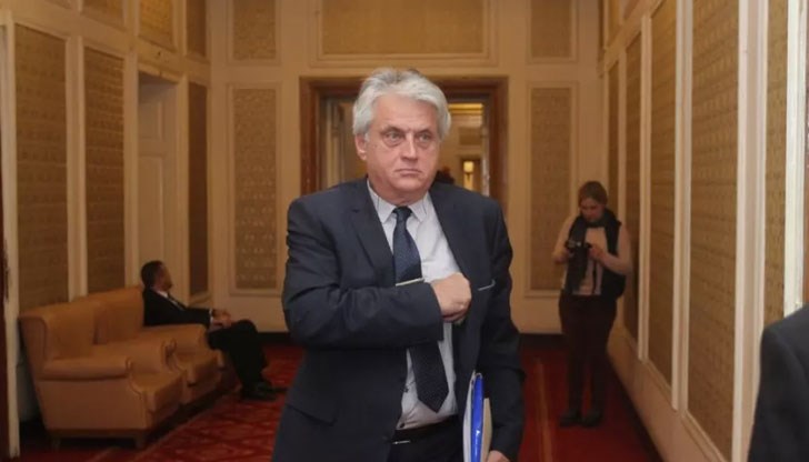 Отпуски самообезглавили службите за сигурност, твърди министър Бойко Рашков