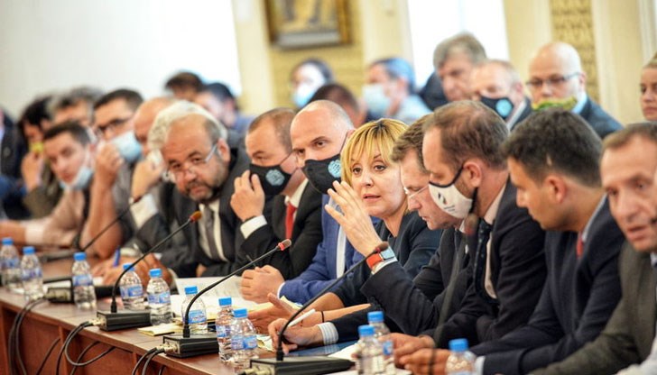 Идеята на депутатите да се захванат със зулумите на кабинетите "Борисов" е ефектно политическо мероприятие, но е обречено като всички предишни анкетни комисии Идеята на депутатите да се захванат със зулумите на кабинетите "Борисов" е ефектно политическо мероприятие, но е обречено като всички предишни анкетни комисии