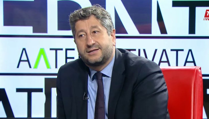 “Тези 10 години са 10 години на един зле прикрит криминалитет, който само благодарение на нежеланието на прокуратурата в България не се разплете", заяви Иванов “Тези 10 години са 10 години на един зле прикрит криминалитет, който само благодарение на нежеланието на прокуратурата в България не се разплете", заяви Иванов