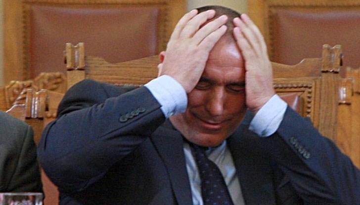 Книгата е напълно документална, базира се единствено върху публични източници