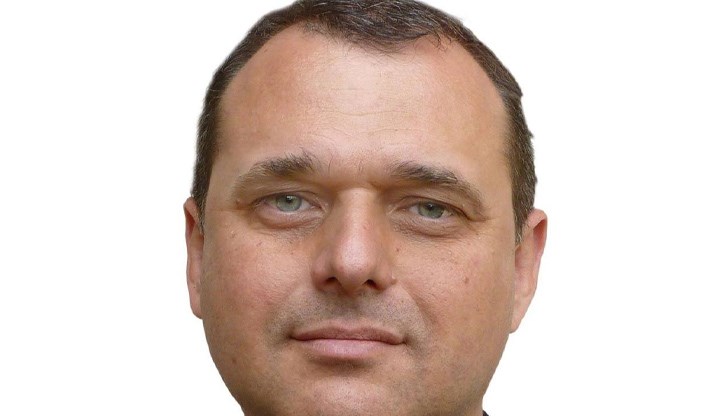 "Ден на Светите братя Кирил и Методий, на БЪЛГАРСКАТА азбука, просвета и култура и славянската книжовност" е името, което се приема за днешния празник