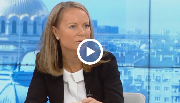 Парламентът беше използван за предизборната кампания на Мая Манолова