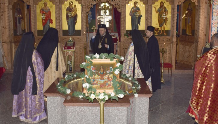 В обителта има аязмо с благословена питейна вода