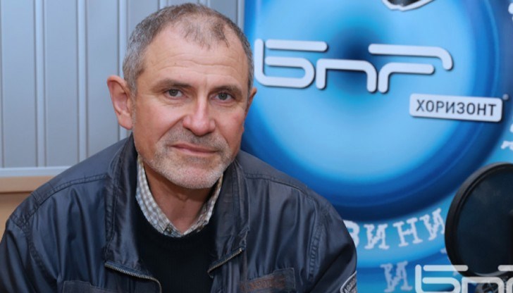 "Службите са били в услуга на задкулисната държава", каза още бившият председател на Комисията по досиетата