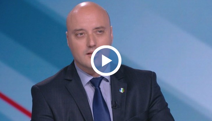 По думите му “прокуратурата не е извън кръга на заподозрените” що се отнася до това кой е поискал подслушванията