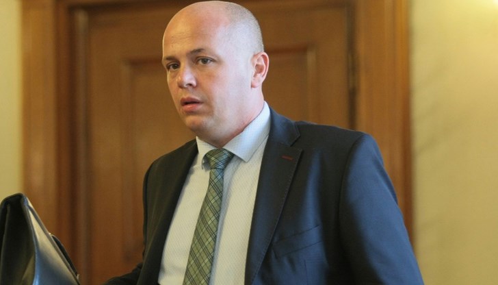 Струваше си 12 години мъки, за да доживеем до този ден - денят в който черната кула на Мордор рухва и писъците се раздават навсякъде Струваше си 12 години мъки, за да доживеем до този ден - денят в който черната кула на Мордор рухва и писъците се раздават навсякъде