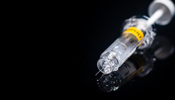 Германският екип твърди, че ваксините на „АстраЗенека“ и „Янсен“ могат да се преработят така, че този проблем да бъде елиминиран