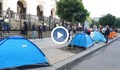 Съдебната палата осъмна с палатки срещу Гешев