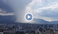 Пороен дъжд с градушка в столицата