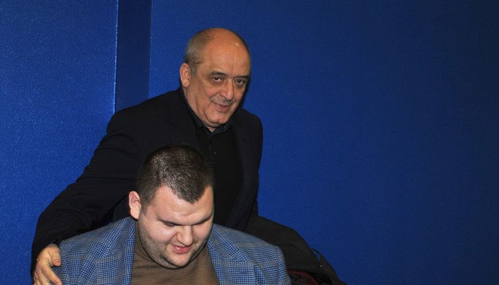 Да те потупа по рамото шефът на Шести отдел в Шесто управление на ДС Да те потупа по рамото шефът на Шести отдел в Шесто управление на ДС