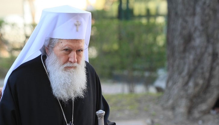 75-годишният духовен глава на църквата ни е настанен в неврологичното отделение