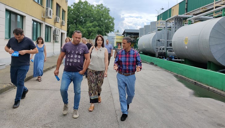 Ние в “Демократична България” не гледаме на работниците като на феодална собственост на този или онзи бизнесмен