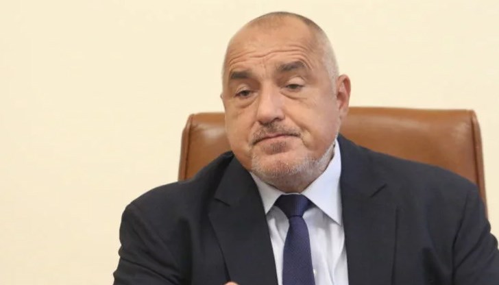 Затова не просто противоречи на себе си, но влиза в разрез с елементарната логика, поради което и поражда тревоги за своя психологичен интегритет Затова не просто противоречи на себе си, но влиза в разрез с елементарната логика, поради което и поражда тревоги за своя психологичен интегритет