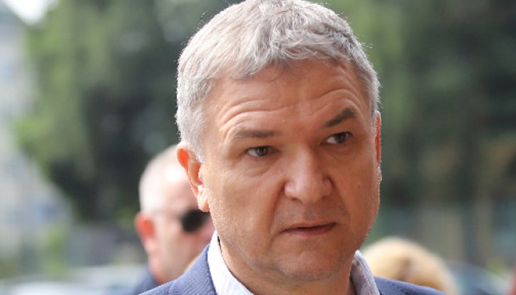 По-рано днес Русенският окръжен съд назначи днес допълнителна тройна съдебно-археолгическа експертиза за намерените артефакти в дома на бизнесмена Пламен Бобоков