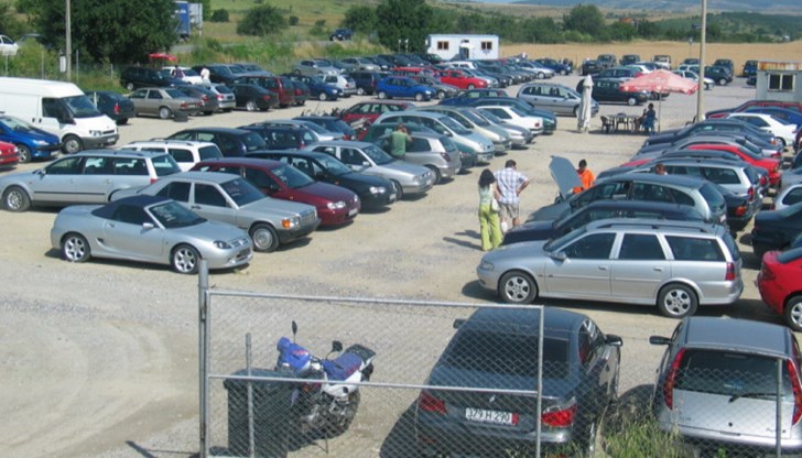 За някои модели отива половин година, докато се вземат от магазина, въпреки че са предплатени