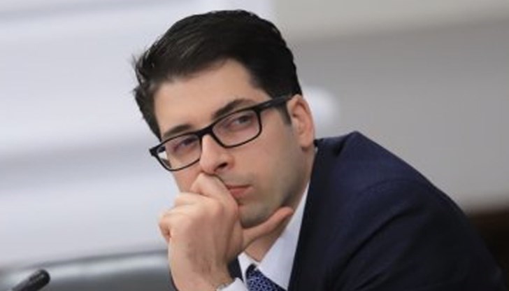 Европейските институции от години ни казват, че това трябва да спре, заяви служебният министър на икономиката Европейските институции от години ни казват, че това трябва да спре, заяви служебният министър на икономиката