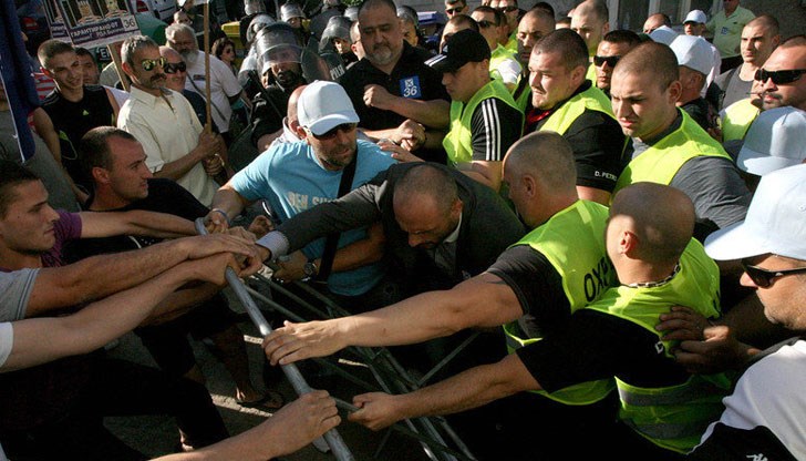 Има едни щатни провокатори, които пълнеха контрапротестите през 2013а, а сега шумят срещу президента и служебното правителство Има едни щатни провокатори, които пълнеха контрапротестите през 2013а, а сега шумят срещу президента и служебното правителство