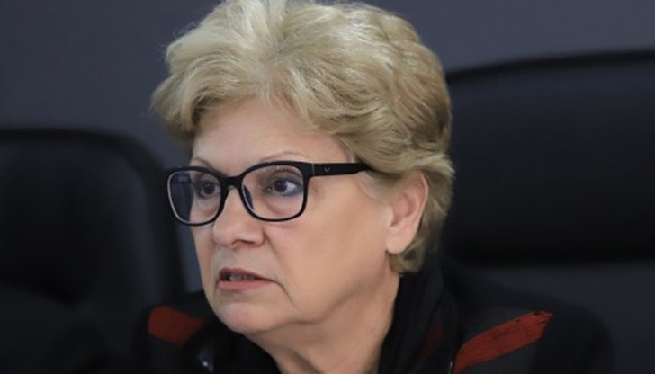 Към днешна дата министър Комитова не е спирала нито един строеж и нито един проект по програми, посочиха от МРРБ