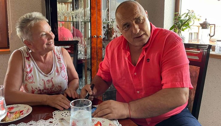 Небивалиците му предизвикват по-скоро насмешка и отвращение, отнесени от засилващия се поток скандални факти за неговото управление Небивалиците му предизвикват по-скоро насмешка и отвращение, отнесени от засилващия се поток скандални факти за неговото управление