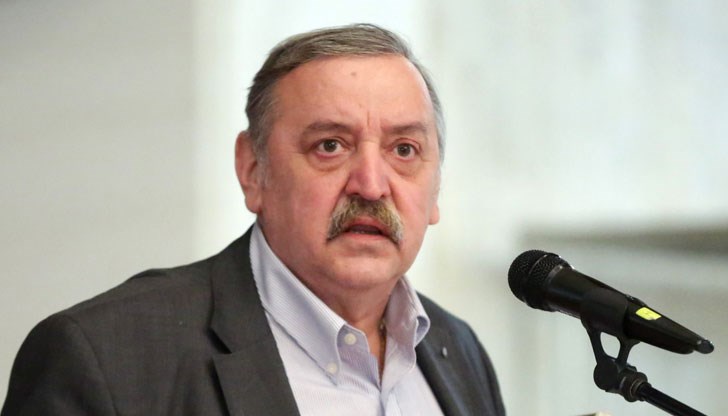 На негово място ще застане проф. Ива Христова, която досега му беше заместник