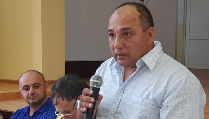 Изборите в село Цани Гинчево, Шуменско се наложиха, след като през април т. г. 43-годишният кмет Павел Динков почина от инфаркт.