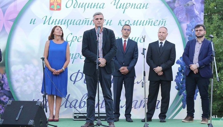 Анализът на приходната част на бюджета е позитивен, отбеляза Стефан Янев Анализът на приходната част на бюджета е позитивен, отбеляза Стефан Янев