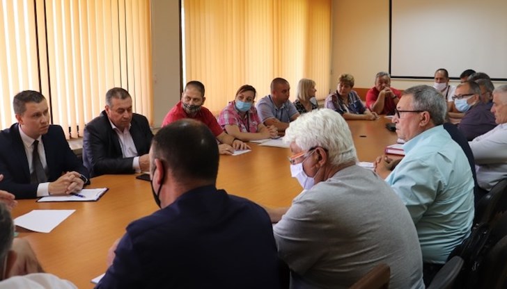 Има много проблеми във ВиК сектора и не може повече да се допусне забавяне при тяхното разрешаване, заяви областният управител Българинов