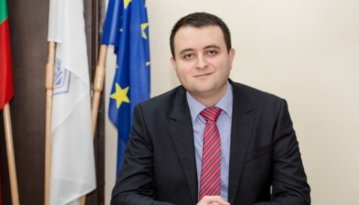 Окръжният съд в Русе отмени изцяло решение на Районния съд от 19 януари тази година и призна уволнението на преподавател от местния университет "Ангел Кънчев" за незаконно Окръжният съд в Русе отмени изцяло решение на Районния съд от 19 януари тази година и призна уволнението на преподавател от местния университет "Ангел Кънчев" за незаконно