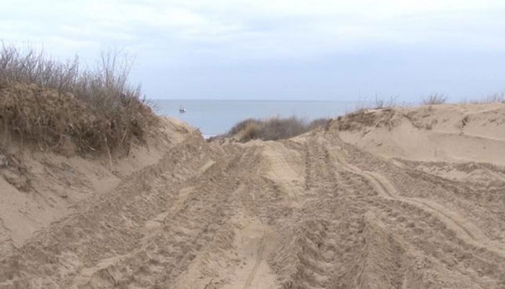 Знам от личен опит, че когато се опиташ да попречиш на разни мутри да разорават и бетонират дюни, започват едни много характерни обаждания по телефона от техни представители