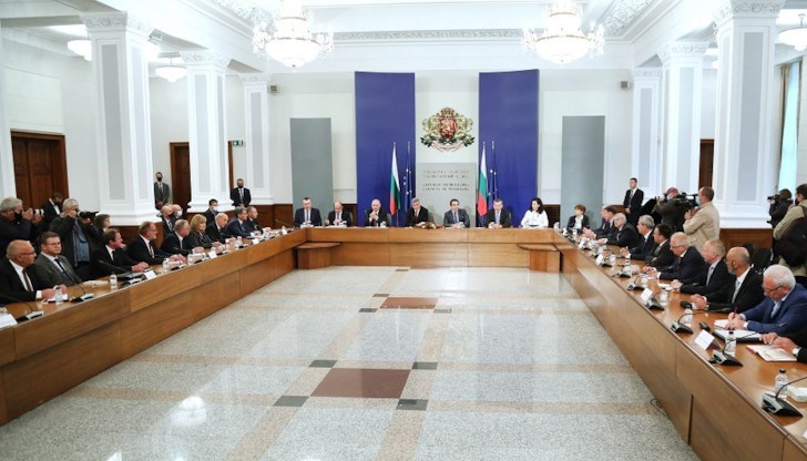 Областният управител на Русе гарантира и готовността на администрацията да реагира във всяка ситуация по време на предстоящия на 11 юли вот