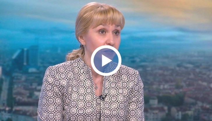 Според нея експертите защитават интересите на дружествата, а не тези на потребителите.