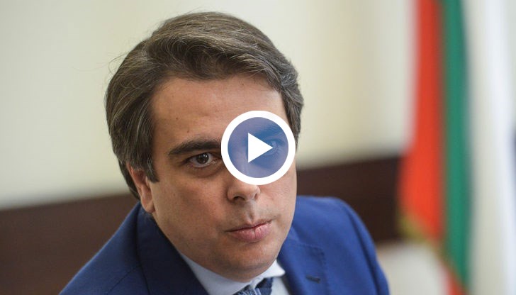 Необходими са извънредни действия, за да не пострада държавата, обясни министърът