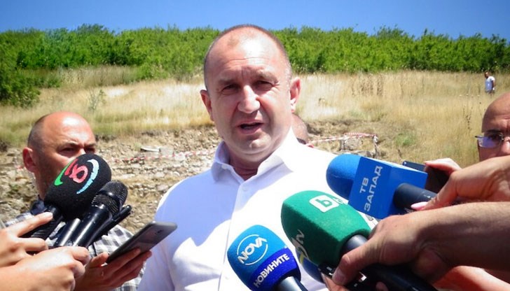 Но това е само първата крачка. Няма кой отвън да разплете тази схема до край, допълни държавният глава Но това е само първата крачка. Няма кой отвън да разплете тази схема до край, допълни държавният глава