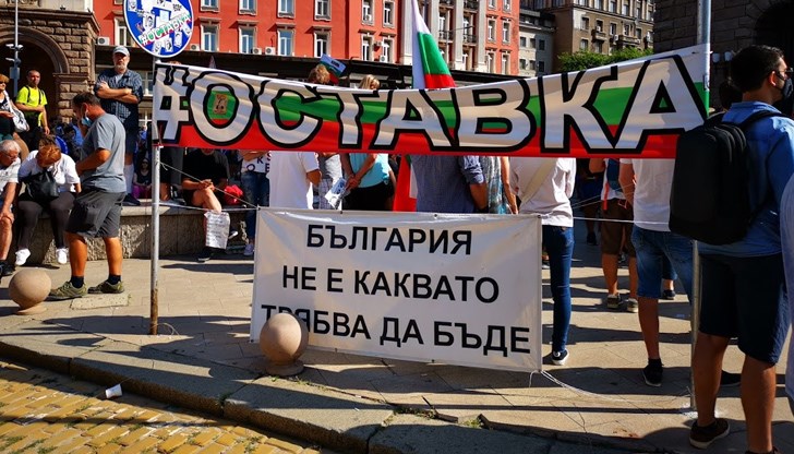 Как биха изглеждали пътищата, болниците, училищата, малките градчета и селата, курортите ни, армията ни, тротоарите и лицата на хората?