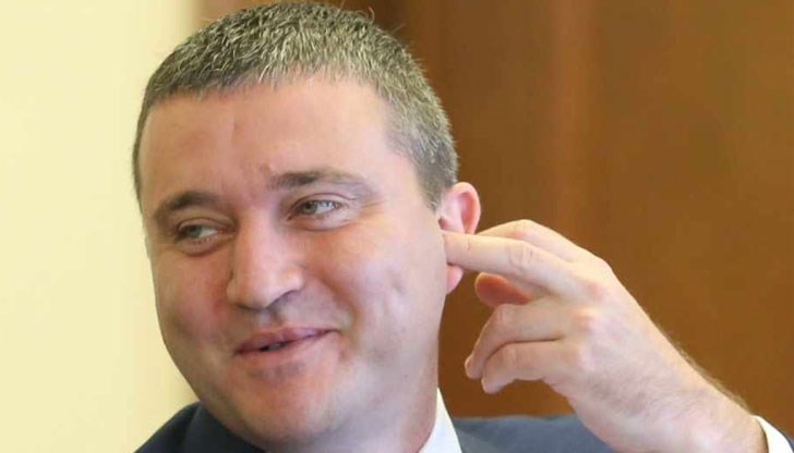 Бившият финансов министър ще трябва да обясни откъде са парите за имотите му