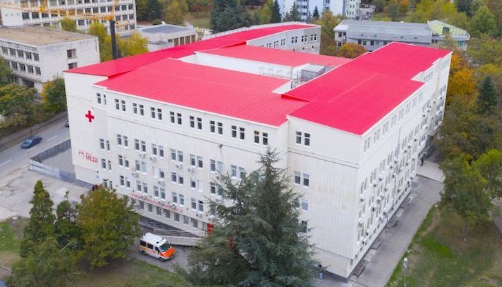 Неотложните случаи ще се приемат в новооткрития неотложен кабинет на болница „Медика“ в сградата на бившата Трета поликлиника в кв.“Здравец“ Неотложните случаи ще се приемат в новооткрития неотложен кабинет на болница „Медика“ в сградата на бившата Трета поликлиника в кв.“Здравец“