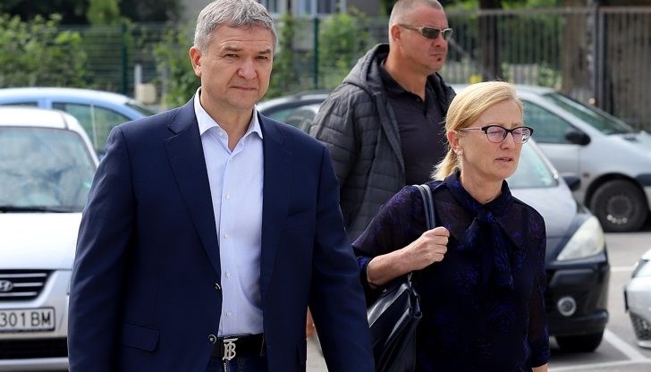 По време на делото бяха разпитани икономът и двете чистачки, които се грижат за къщата на Бобоков в Русе По време на делото бяха разпитани икономът и двете чистачки, които се грижат за къщата на Бобоков в Русе