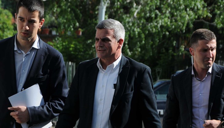 Квалификациите по отношение на новите назначения в администрацията трябва да бъдат направени едва след като се види тяхната работа, смята Янев Квалификациите по отношение на новите назначения в администрацията трябва да бъдат направени едва след като се види тяхната работа, смята Янев