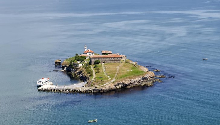 Водолазите ще съчетаят полезното с приятното, като извадят първата реколта миди от подводната ферма Водолазите ще съчетаят полезното с приятното, като извадят първата реколта миди от подводната ферма