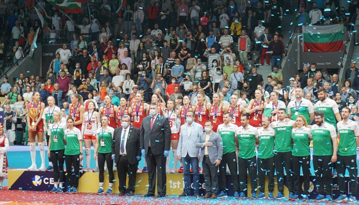 Поздравявам най-вече публиката, която през тези два дни направи невероятна атмосфера, каза селекционерът на женския национален отбор по волейбол Поздравявам най-вече публиката, която през тези два дни направи невероятна атмосфера, каза селекционерът на женския национален отбор по волейбол