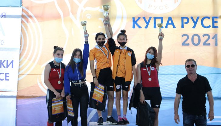 70 млади щангисти се включиха в състезанието