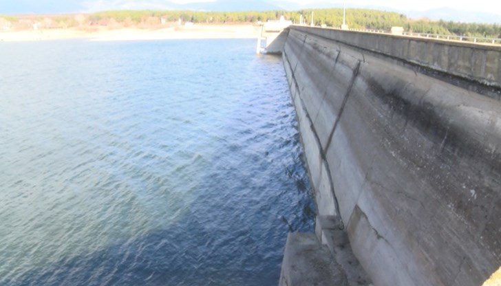 Удавникът е 21-годишен младеж, който заедно с двама свои 16-годишни приятели отишъл на язовира, за да се изкъпе Удавникът е 21-годишен младеж, който заедно с двама свои 16-годишни приятели отишъл на язовира, за да се изкъпе