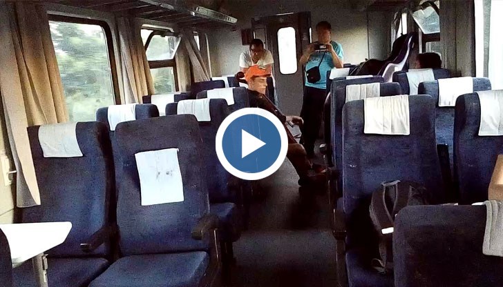 Музикант от Нидерландия повдигна настроението на пътниците с изпълнение на чело