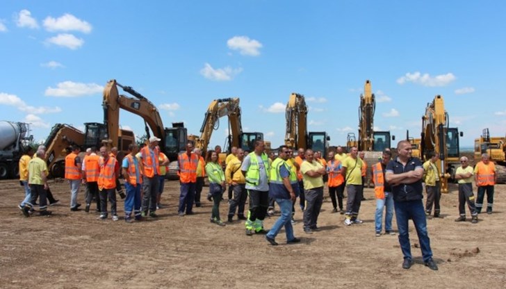 Виолета Комитова показа нови безобразия в строежа на магистрала "Хемус" Виолета Комитова показа нови безобразия в строежа на магистрала "Хемус"