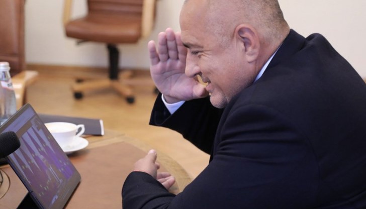 Херо Мустафа е отказала на самопоканилия се Методиевич да се разговаря с него. Вместо това той е бил посрещнат с Джесика Ким, представител на ФБР в България