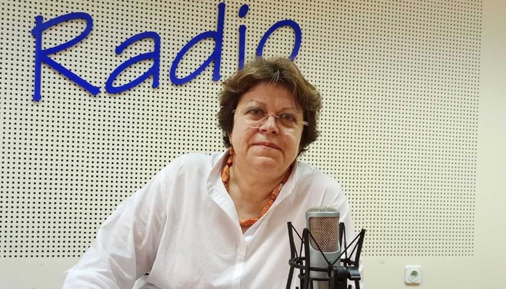 Дончева определи подетите от служебния кабинет кадрови промени като нормални, но отбеляза, че при някои стъпки има забавяне