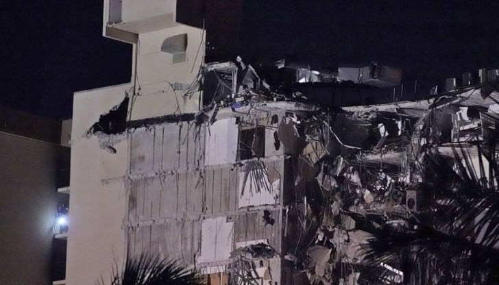 Спасителите издирват под руините над 150 човека Спасителите издирват под руините над 150 човека